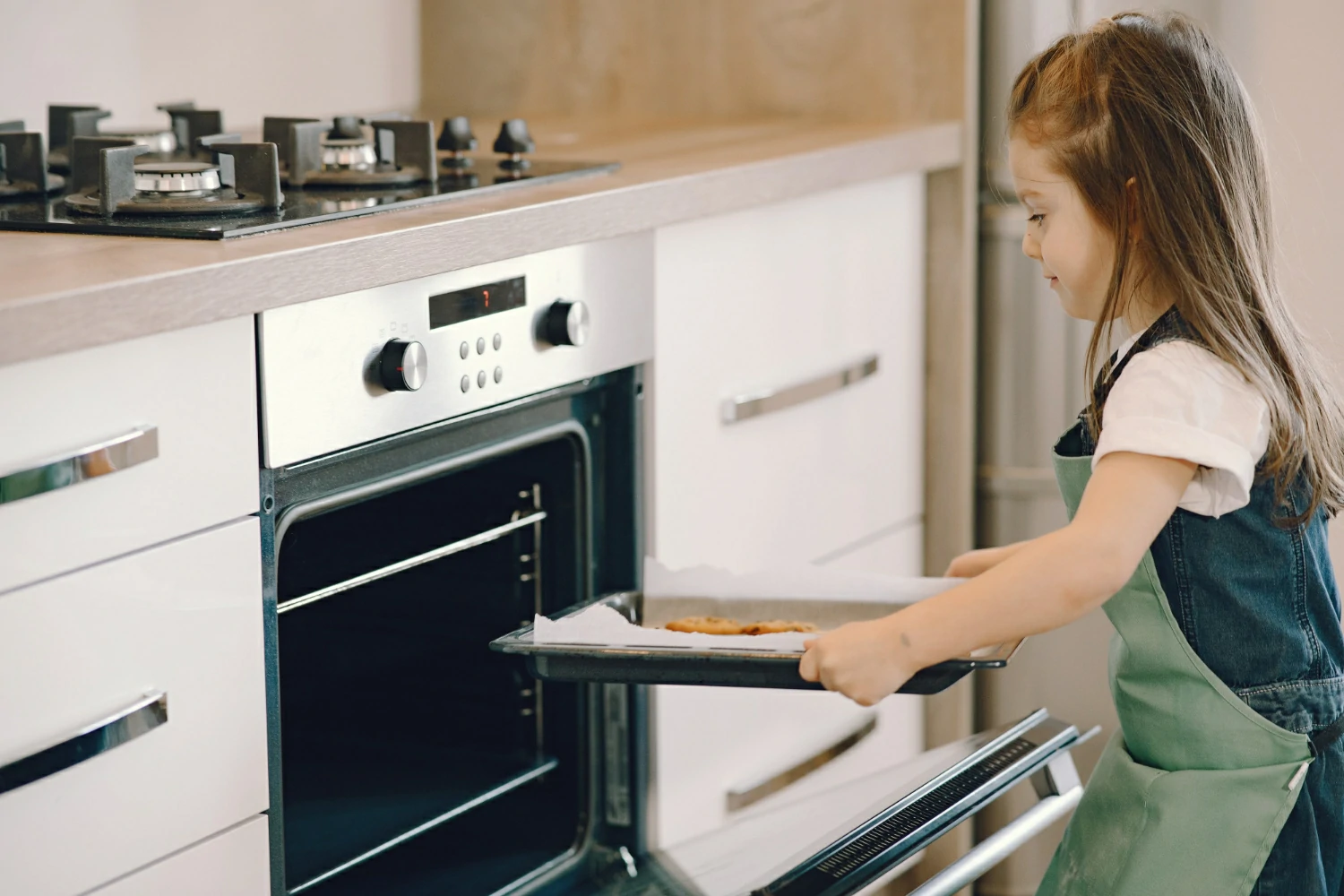 Do hotels have microwaves