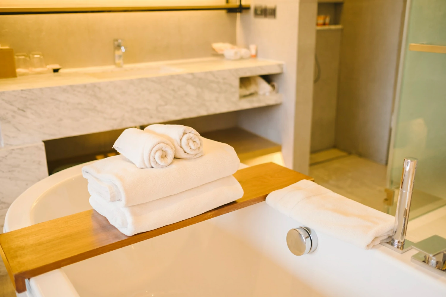 What Does an Attached Bathroom Mean in Hotels & Rentals?