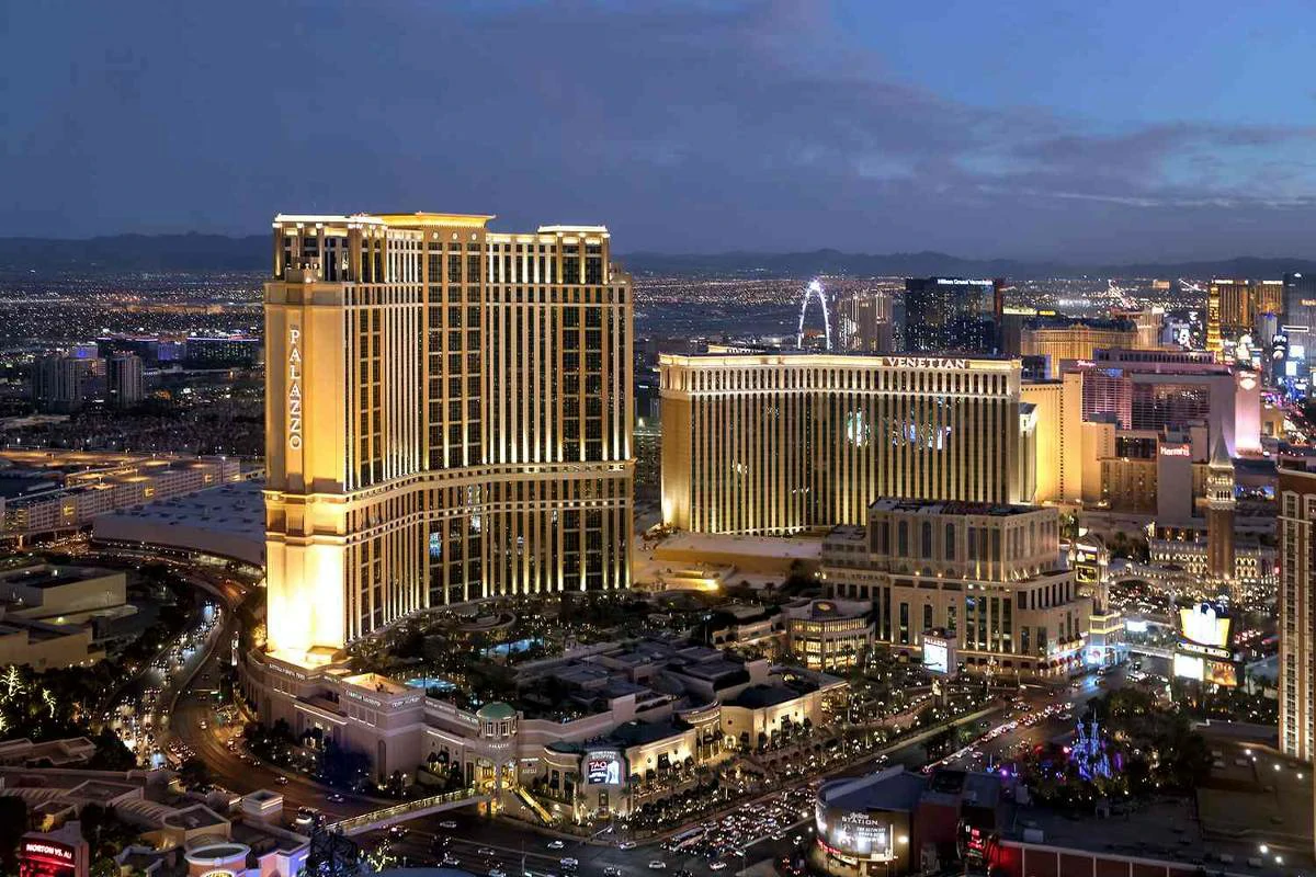 What is the largest hotel in the United States