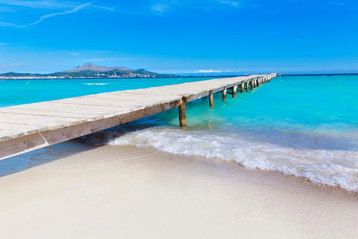 Does a beach in Europe have the bluest water in the world