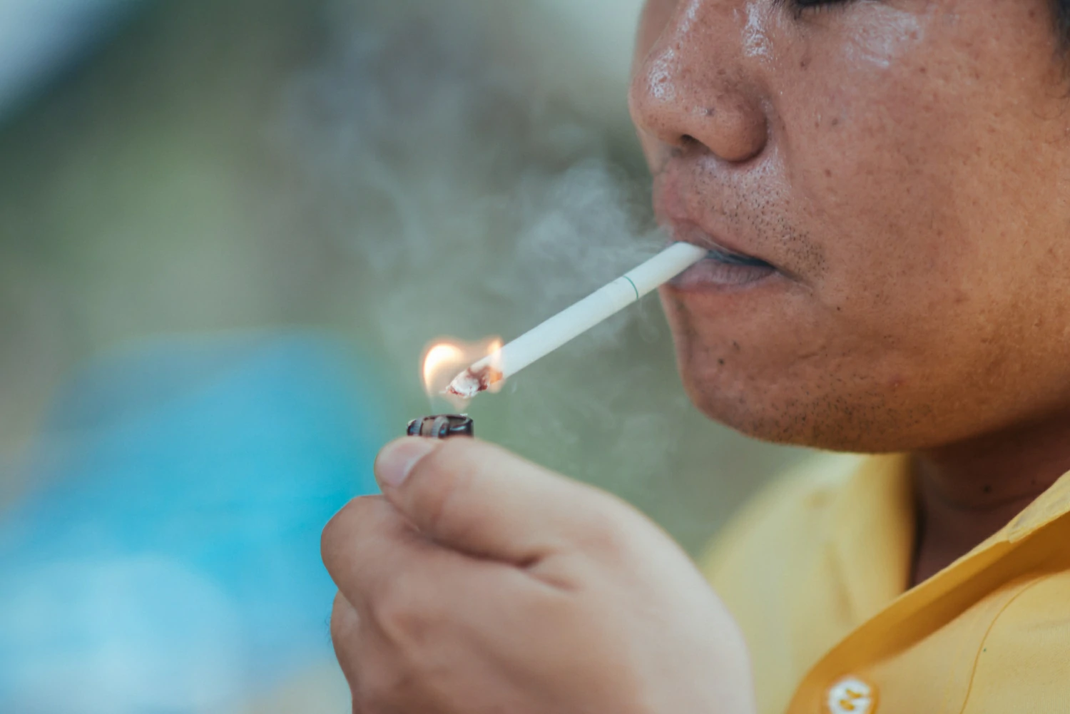 How to smoke in a hotel bathroom without it smelling