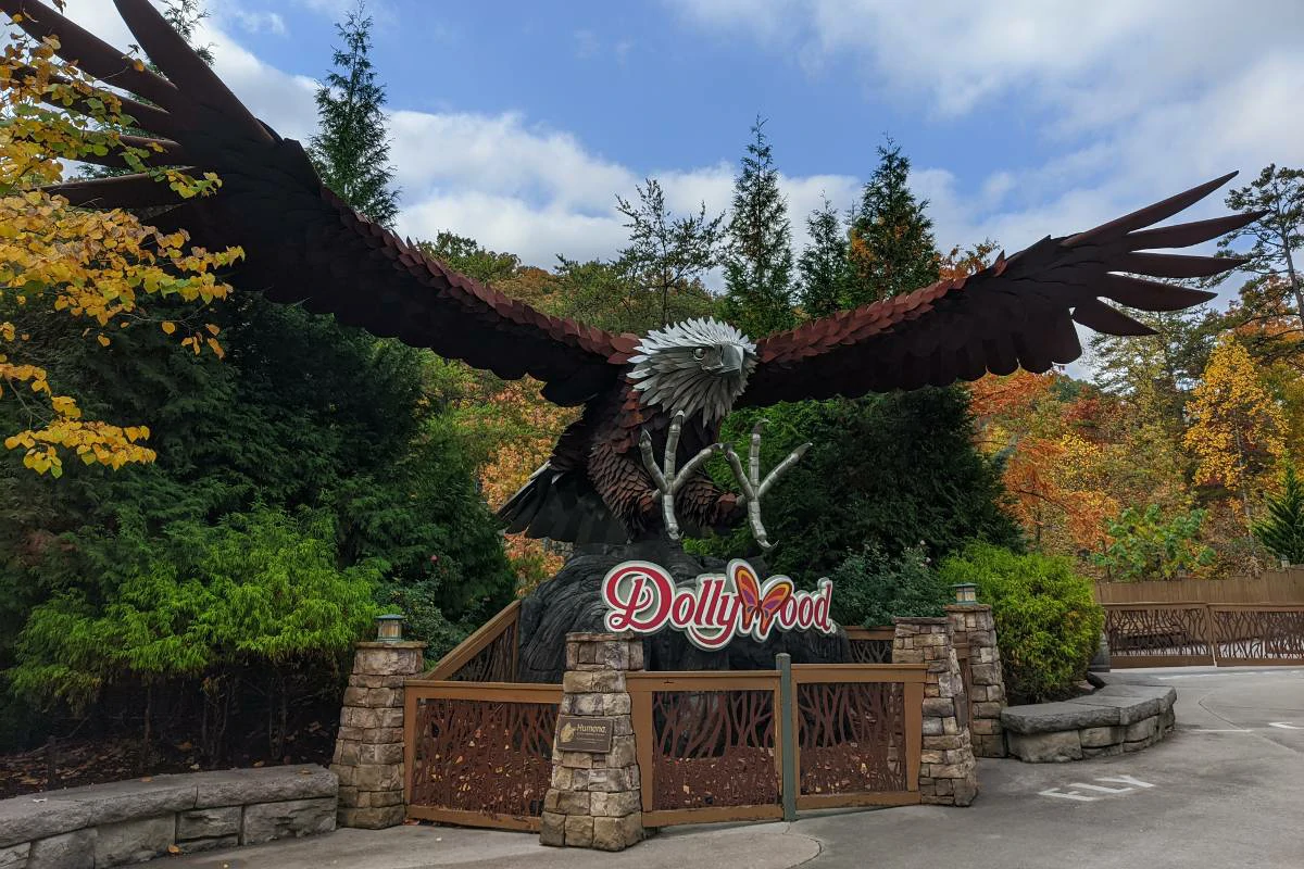 Why Dollywood Is Better Than Any Other Theme Park?