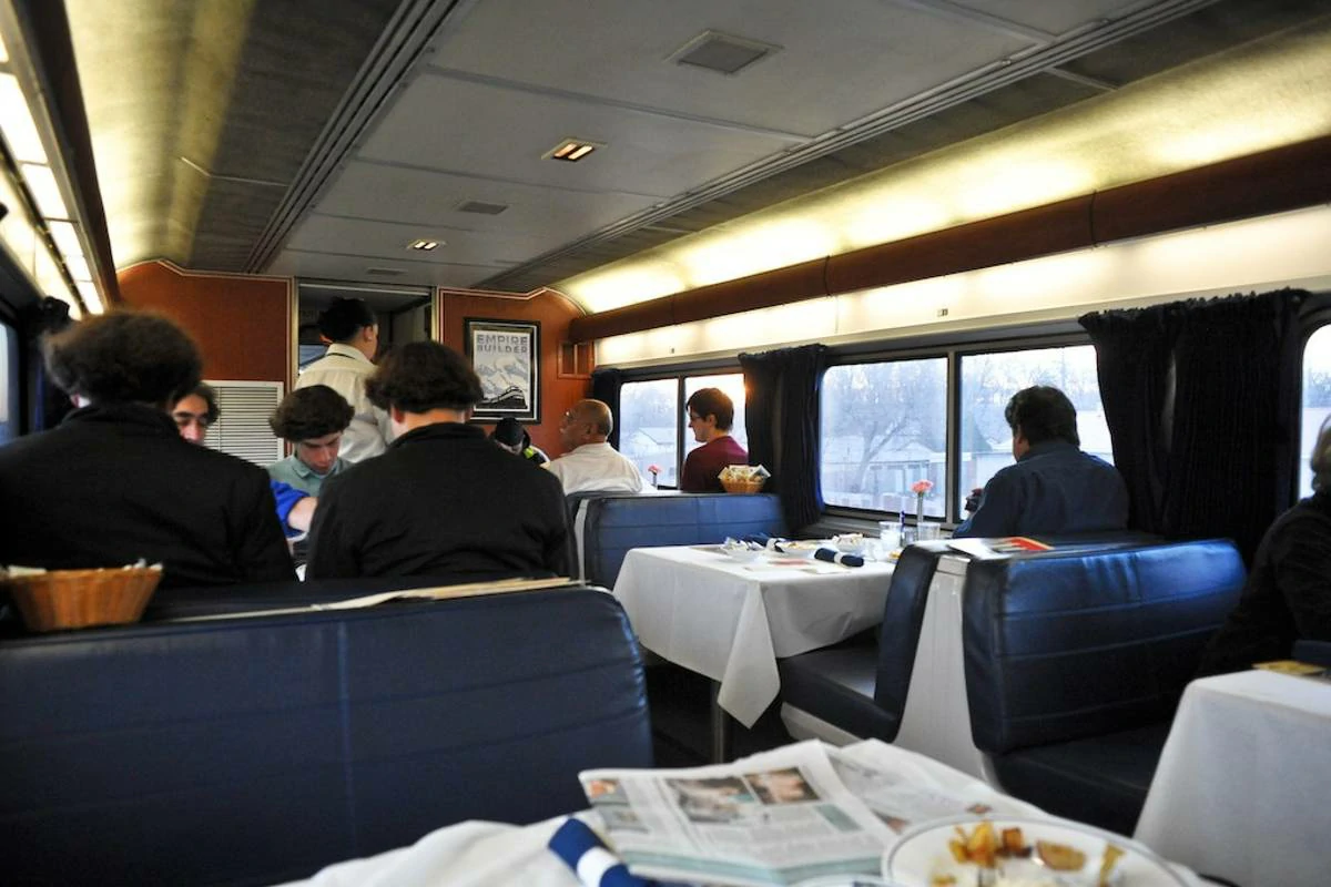 Can You Bring Food or Alcohol on Amtrak?