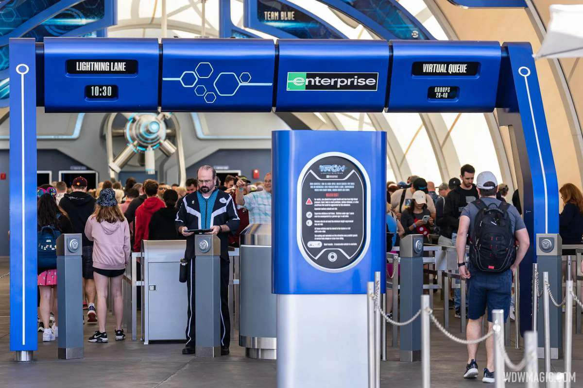 How Does the Disney Virtual Queue Work?